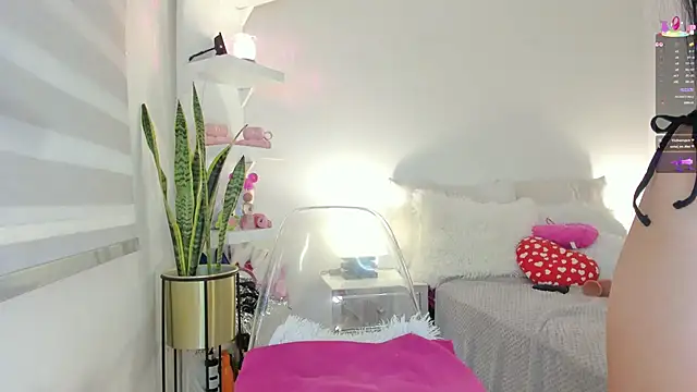 Snapshot of kristel_s chatting on 03.04.26 kristel s online show from 03.04.26