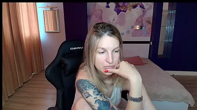 EmilyWalkeri online show from 07.02.26