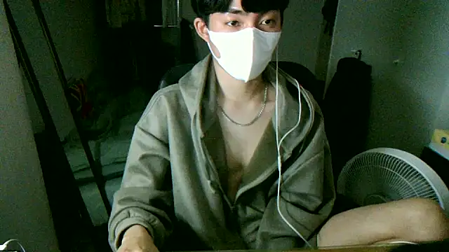 Snapshot of max5388 chatting on 04.27.26 max5388 online show from 04.27.26
