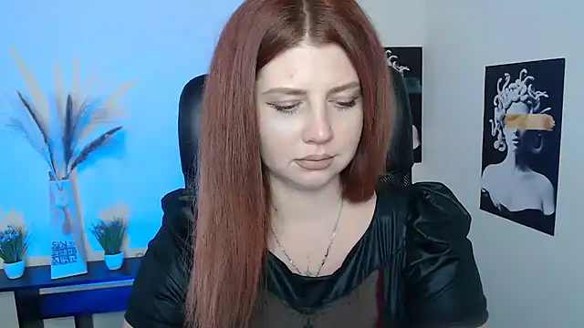 Lizzy Love online show from 02.24.25