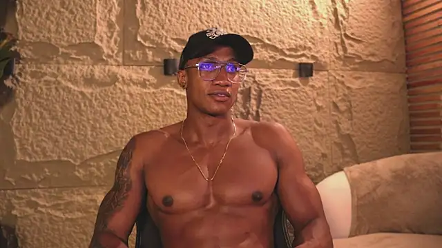 Logan Varela online show from 03.12.25