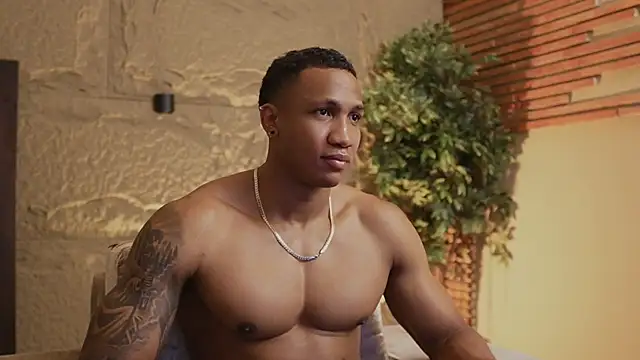 Logan Varela online show from 11.05.25