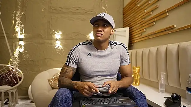 Logan Varela online show from 03.07.26