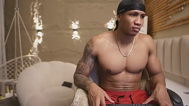 Logan Varela online show from 04.08.26