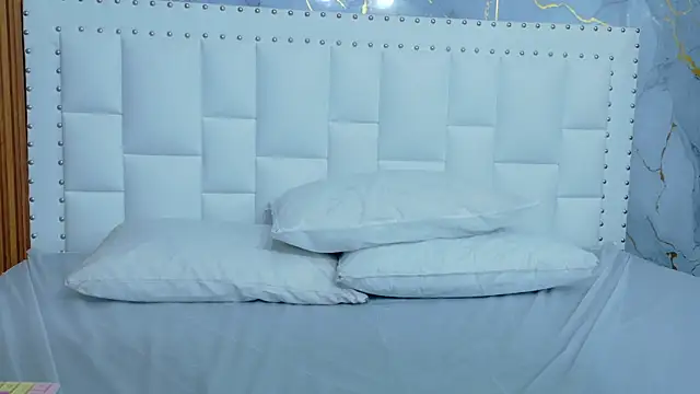 yourcuteneighbourr online show from 01.13.26