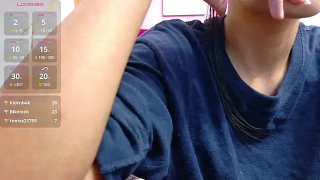 Snapshot of yourcuteneighbourr chatting on 06.26.26 yourcuteneighbourr online show from 06.26.26