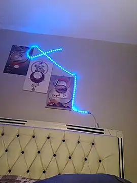 Snapshot of C-yoyo chatting on 11.17.25 C-yoyo online show from 11.17.25