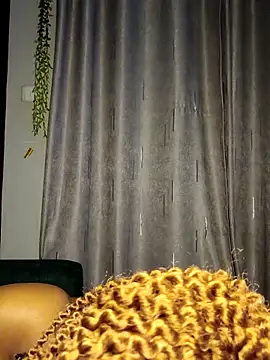 Snapshot of C-yoyo chatting on 03.21.26 C-yoyo online show from 03.21.26