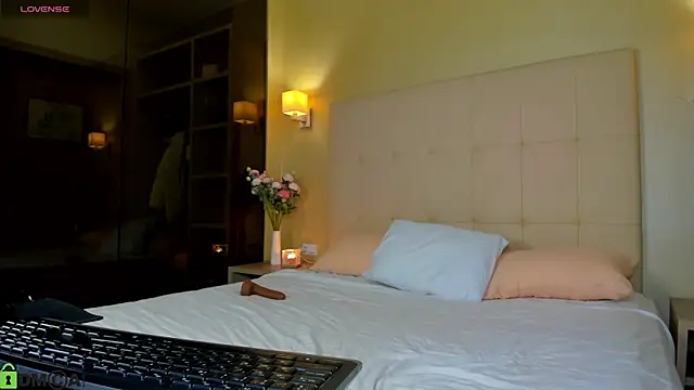 Snapshot of Valerie_Woods chatting on 02.27.26 Valerie Woods online show from 02.27.26