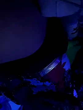 gurlnips online show from 11.20.25