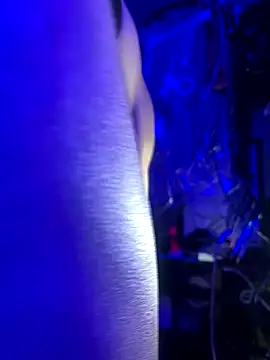 gurlnips online show from 12.18.25