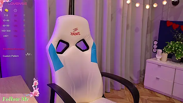 Liv Fay online show from 02.04.25