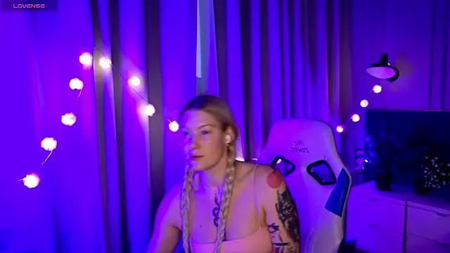 Liv Fay online show from 02.13.25