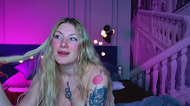 Liv Fay online show from 03.08.25