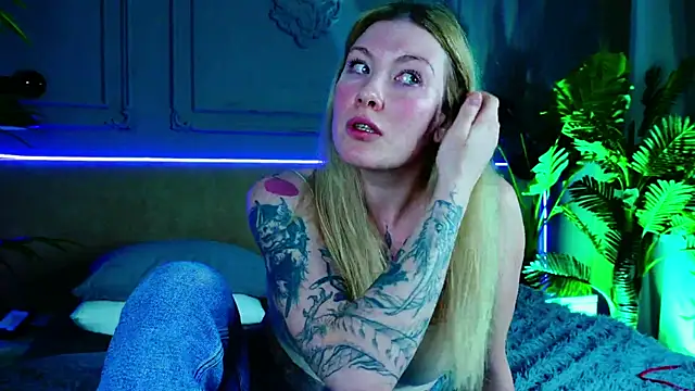 Liv Fay online show from 03.22.25