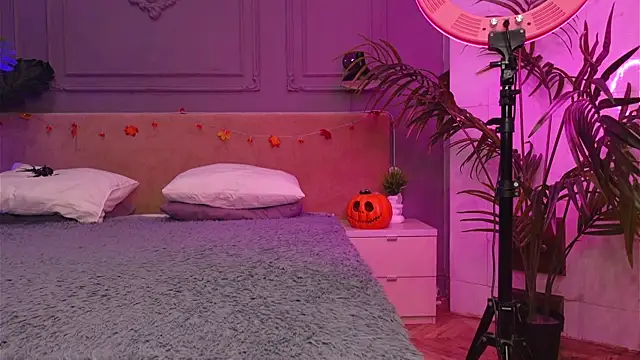 Liv Fay online show from 10.21.25