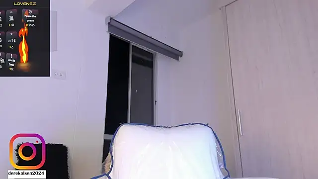 Snapshot of DerekOlsen chatting on 05.25.26 DerekOlsen online show from 05.25.26
