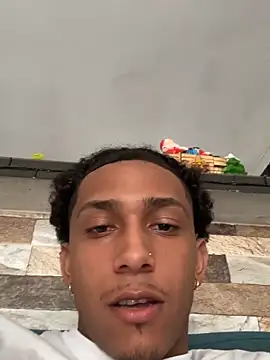 Snapshot of dominic_smith_ chatting on 12.16.25 dominic smith online show from 12.16.25