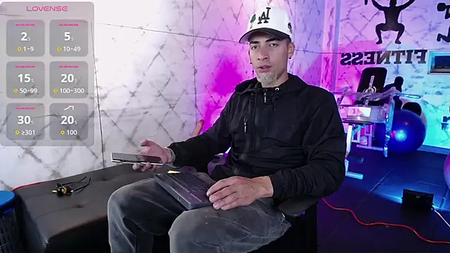 Snapshot of DrakeNeumann chatting on 10.17.25 DrakeNeumann online show from 10.17.25