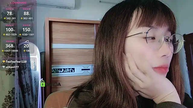Snapshot of Lili_666 chatting on 12.24.24 Lili 666 online show from 12.24.24