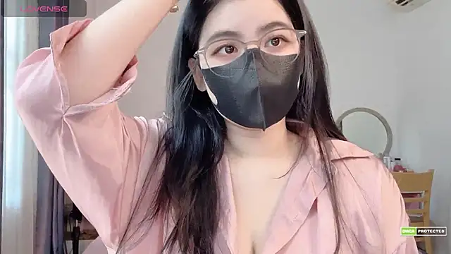 Snapshot of Na_baby chatting on 04.15.26 Na baby online show from 04.15.26