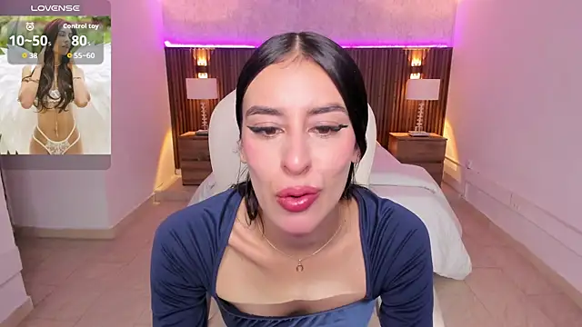 Snapshot of karlaa_james chatting on 04.23.26 karlaa james online show from 04.23.26