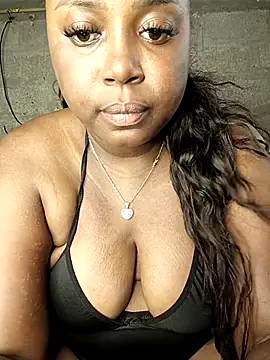 Chleo   online show from 02.14.25