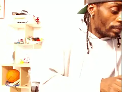 Snapshot of phillip-hot chatting on 01.10.25 phillip-hot online show from 01.10.25