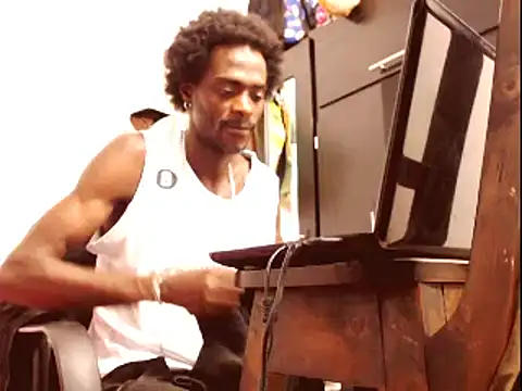 Snapshot of phillip-hot chatting on 01.28.25 phillip-hot online show from 01.28.25