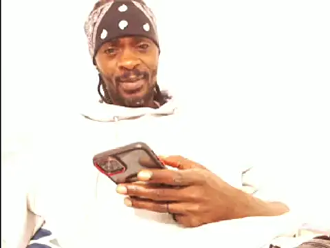 Snapshot of phillip-hot chatting on 02.14.25 phillip-hot online show from 02.14.25