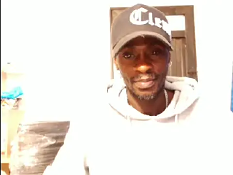 Snapshot of phillip-hot chatting on 03.12.25 phillip-hot online show from 03.12.25