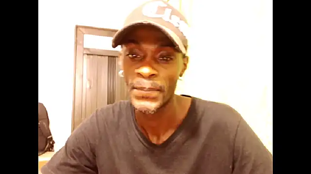 Snapshot of phillip-hot chatting on 09.23.25 phillip-hot online show from 09.23.25