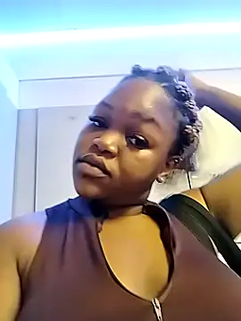 Snapshot of Sexymamibo chatting on 11.26.25 Sexymamibo online show from 11.26.25