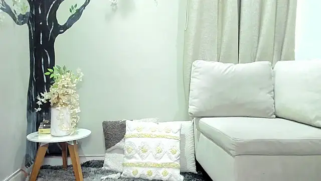 Snapshot of Miranda_doll_ chatting on 12.20.25 Miranda doll online show from 12.20.25