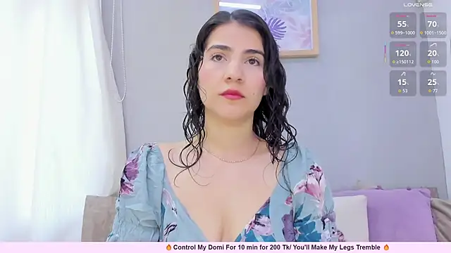 Snapshot of Miranda_doll_ chatting on 01.06.26 Miranda doll online show from 01.06.26