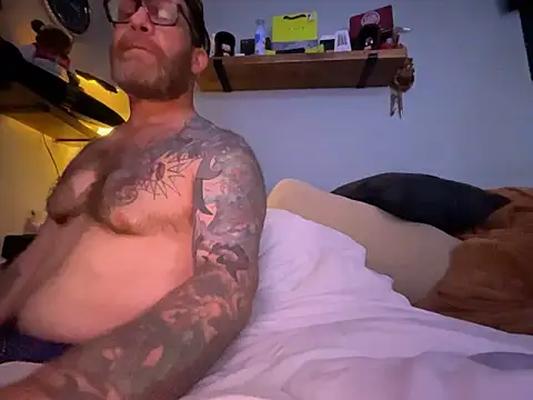 Snapshot of Tattooednakedguy chatting on 04.06.26 Tattooednakedguy online show from 04.06.26