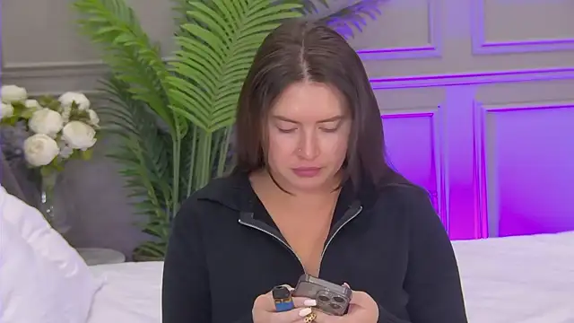 TrishaWinslet online show from 10.05.25