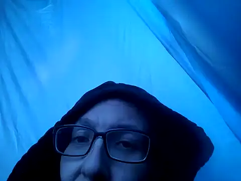 ILUV2TUCHMYKITTY online show from 11.18.25