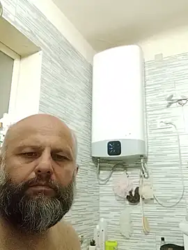 Snapshot of AlexandruCsaba chatting on 05.18.26 AlexandruCsaba online show from 05.18.26