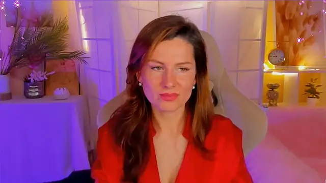 April o Nill online show from 12.10.24