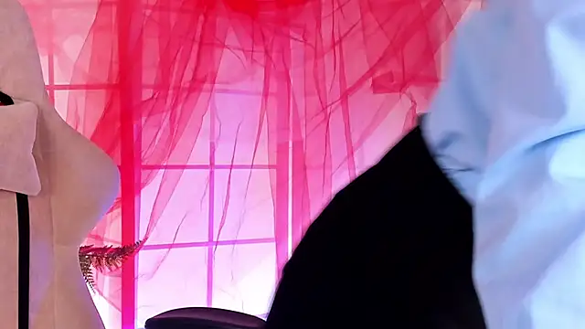 April o Nill online show from 11.22.25