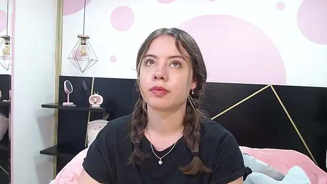 Snapshot of DanniAbbey chatting on 01.31.25 DanniAbbey online show from 01.31.25