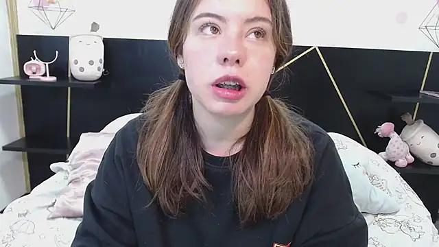 Snapshot of DanniAbbey chatting on 02.18.25 DanniAbbey online show from 02.18.25