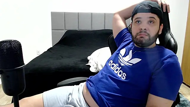 Snapshot of junofair chatting on 10.29.25 junofair online show from 10.29.25