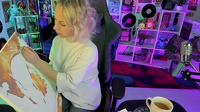 LylithSkye online show from 12.11.24