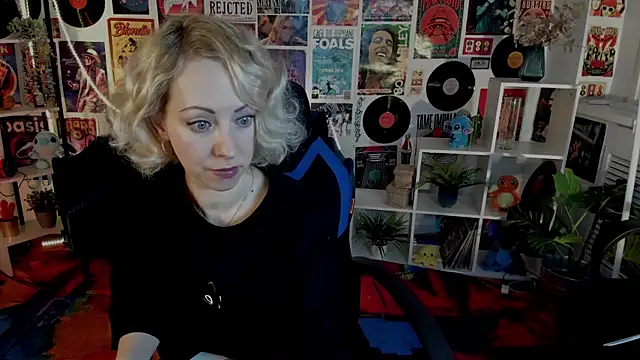 LylithSkye online show from 01.03.25