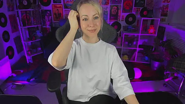 LylithSkye online show from 01.29.25