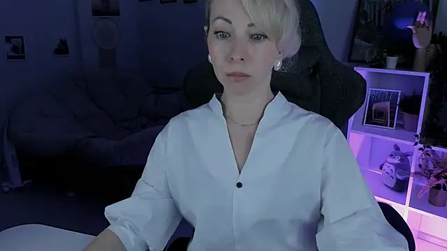 LylithSkye online show from 02.05.25