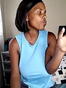 Snapshot of SexySlenderLexy chatting on 03.10.25 SexySlenderLexy online show from 03.10.25