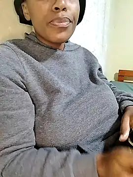 Snapshot of SexySlenderLexy chatting on 03.20.25 SexySlenderLexy online show from 03.20.25